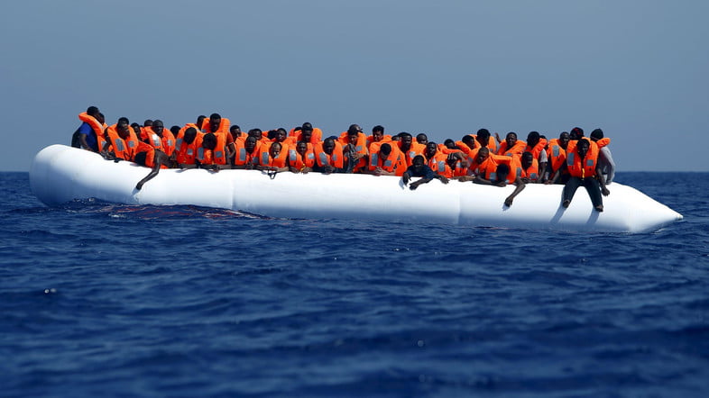 خفر السواحل الإيطالي ينقذ 364 مهاجراً قادمين من ليبيا - 35cc0c5b 12c6 45c7 ba7b