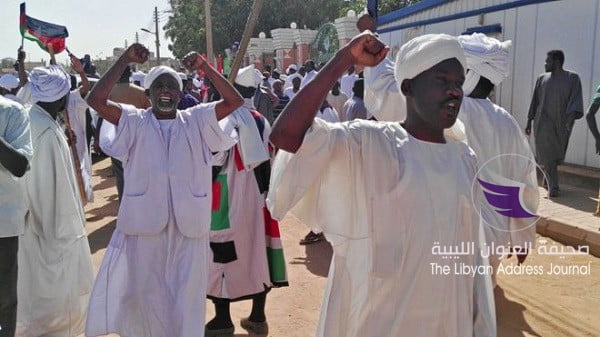 دعوات لمسيرة احتجاجية إلى البرلمان السوداني للمطالبة بتنحي البشير - 105253200 hi051728753 1