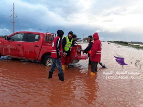 (شاهد الصور) السيول تتسبب في تعطيل حركة المرور بالطريق الساحلي شرقي بنغازي - 49124833 790084904658938 3819585837343965184 n