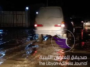بالصور ..محتجون يغلقون طريق عام بمصراتة لتردي مستوى البنية التحتية - 49172707 355798155245965 674856851031982080 n