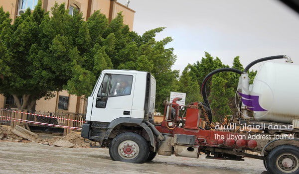 (شاهد الصور) ارتفاع منسوب مياه الأمطار يتسبب في تعطيل حركة المرور في إجدابيا  - 49213298 548314872303127 1123874808287723520 n
