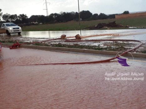 (شاهد الصور) السيول تتسبب في تعطيل حركة المرور بالطريق الساحلي شرقي بنغازي - 49343390 790085404658888 4445636256277200896 n