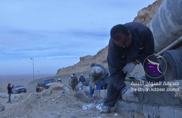 شاهد الصور.. متطوعون يصلحون طريق "شليوني كاباو" بالإنابة عن الدولة - 50989064 1041268169398886 2896813651396657152 n
