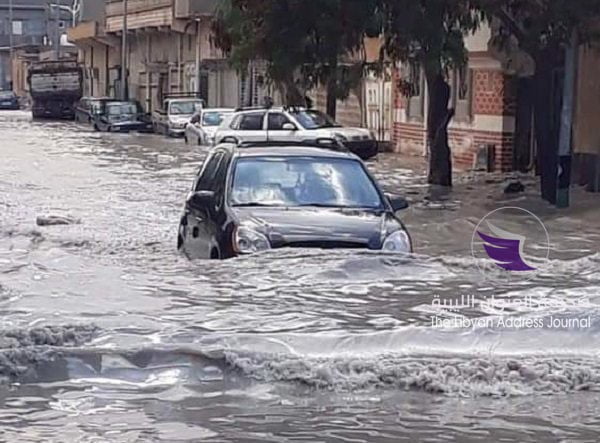 مياه الأمطار تغرق المنازل وتقطع الطرقات بإجدابيا - Dx9CCJGW0AEnocs