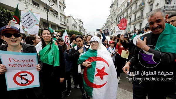 تجدد المظاهرات المطالبة بتنحي بوتفليقة في الجزائر - 580