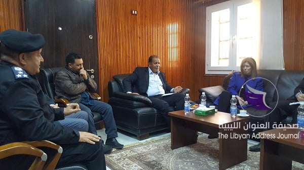 ويليامز في نالوت للقاء المجلس البلدي والجهات الفاعلة - D1iLCMHX4AImJ2M