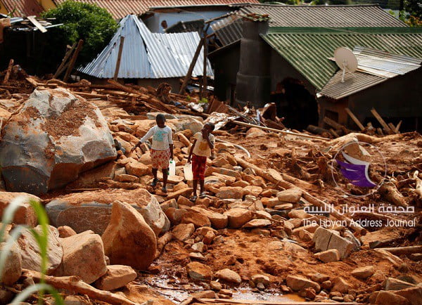 مخاوف من تفشي الأمراض بين الناجين من إعصار إيداي في موزامبيق - LYNXNPEF2L1UN L