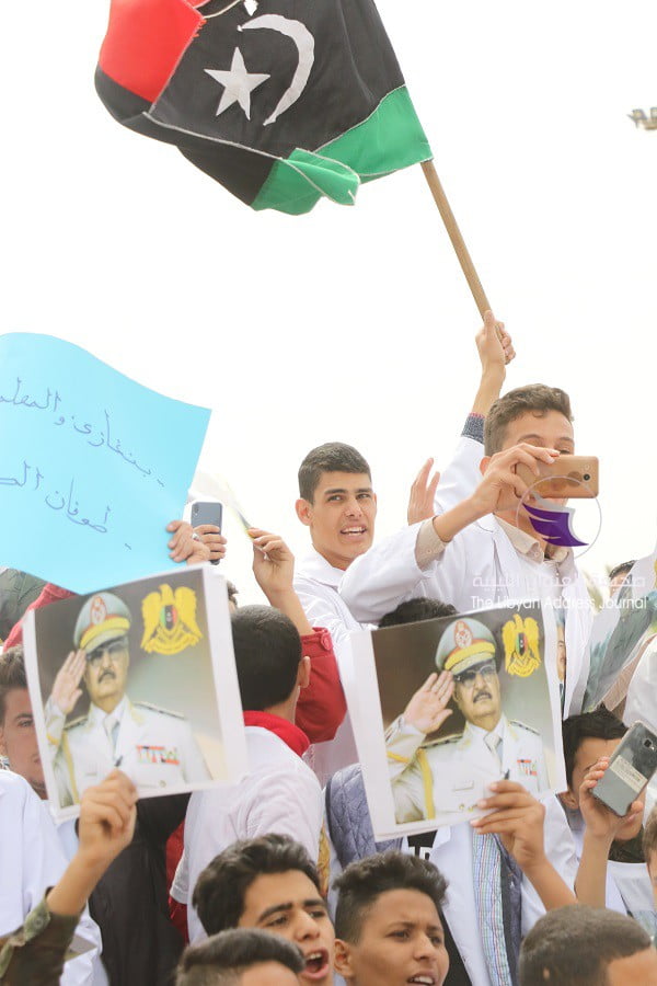 (شاهد الصور) وقفة طلابية داعمة للجيش في بنغازي - 0D5A9058