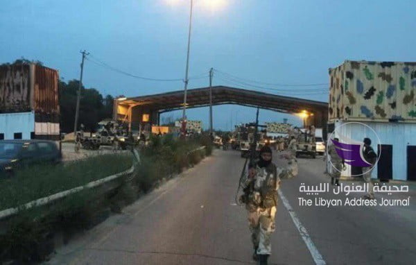 سطيرة وحدات من القوات المسلحة على بوابة الـ27 غربي طرابلس - D3U8N2uWsAAvzIK