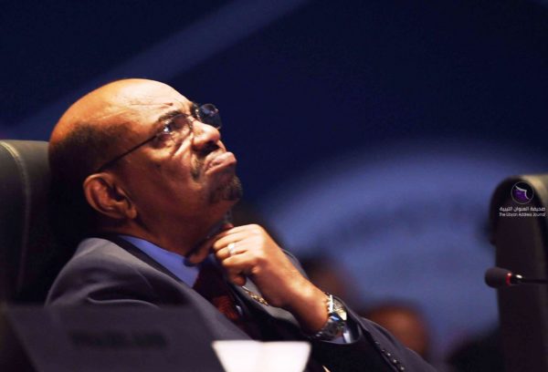 نقل البشير إلى سجن بالعاصمة الخرطوم - Omar al Bashir e1555495268682