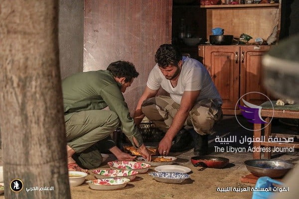  (شاهد الصور) الإعلام الحربي يشارك الجيش وجبة إفطاره - 60949347 2757339150974343 1499849081374113792 n