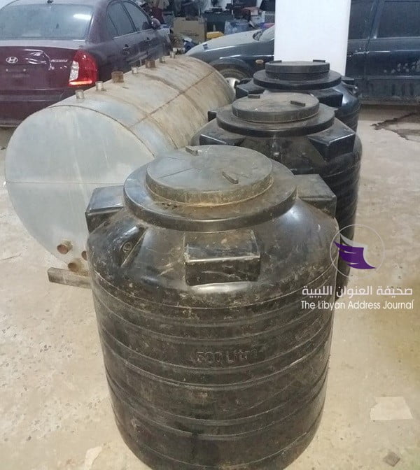 مديرية أمن بنغازي تضبط مصنعا للخمور في بنغازي 11 مديرية أمن بنغازي تضبط مصنعا للخمور في بنغازي - 65006547 842510649467626 9005430840611569664 n