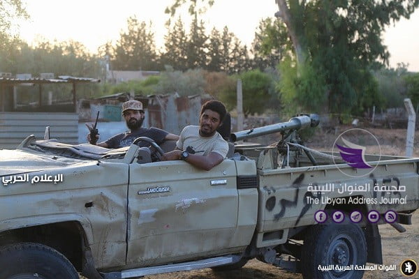 الجيش يأسر أحد أفراد مجموعات الوفاق المسلحة خلال صده هجوم منطقة الأحياء البرية بطرابلس 9 الجيش يأسر أحد أفراد مجموعات الوفاق المسلحة خلال صده هجوم منطقة الأحياء البرية بطرابلس - 66454651 467400703831635 2533317594039975936 n