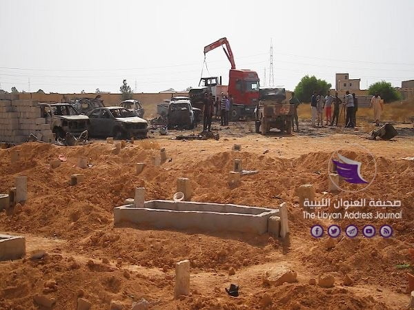 بالصور.. تفجيرات إرهابية ببنغازي تضرب جنازة قائد سابق بالقوات الخاصة الليبية 6 بالصور.. تفجيرات إرهابية ببنغازي تضرب جنازة قائد سابق بالقوات الخاصة الليبية - ALHADTH.01 47 29 03.Still035