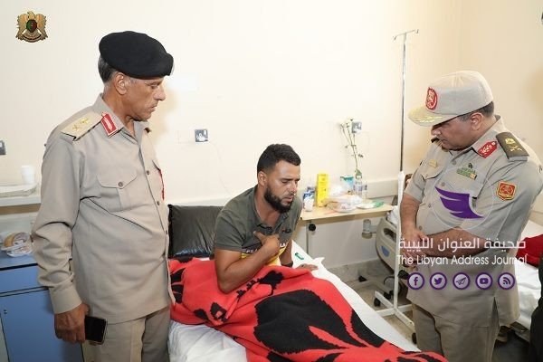 وفد رسمي من القوات المسلحة يجري زيارة للجرحى بمستشفيات بنغازي - 67827650 2403554673218655 6591280541583015936 n 600x400