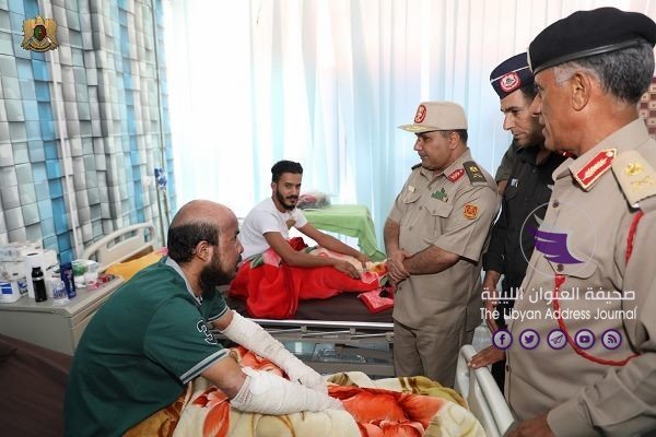 وفد رسمي من القوات المسلحة يجري زيارة للجرحى بمستشفيات بنغازي - 68703382 2403554443218678 2417396130368192512 n 600x400