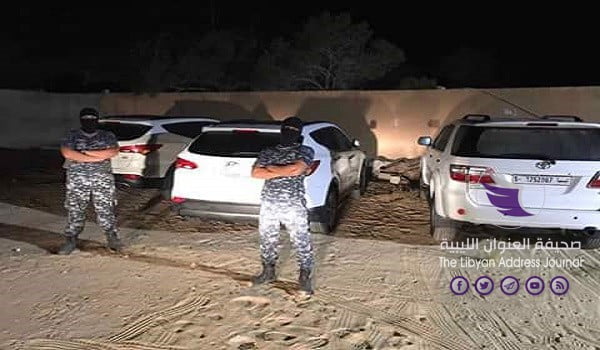 القبض على عصابة سودانية لتهريب السيارات في بنغازي - FB IMG 1496814508862