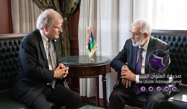 في مخالفة للبروتوكول والأعراف الدبلوماسية.. سيالة يستلم أوراق اعتماد السفير الأمريكي لدى ليبيا في تونس - Watermark New 14