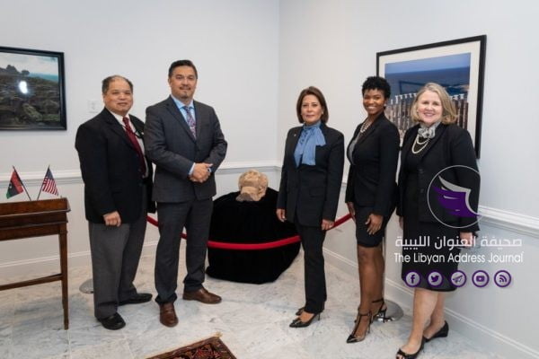 أمريكا تعيد لليبيا تمثالًا رخاميًا يعود للقرن السادس قبل الميلاد نهب من مدينة قورينا الأثرية - EGTRDrXU4AATyeh