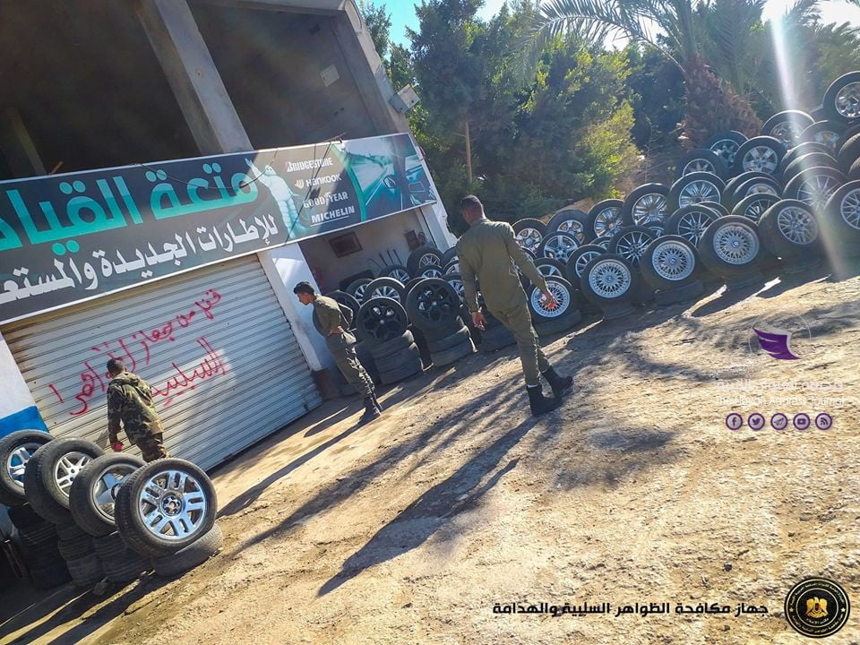 الظواهر السلبية يغلق محالا لتغيير الإطارات وورشا للحدادة وألومنيوم في بنغازي - 78526531 156412282400036 706055136987840512 o