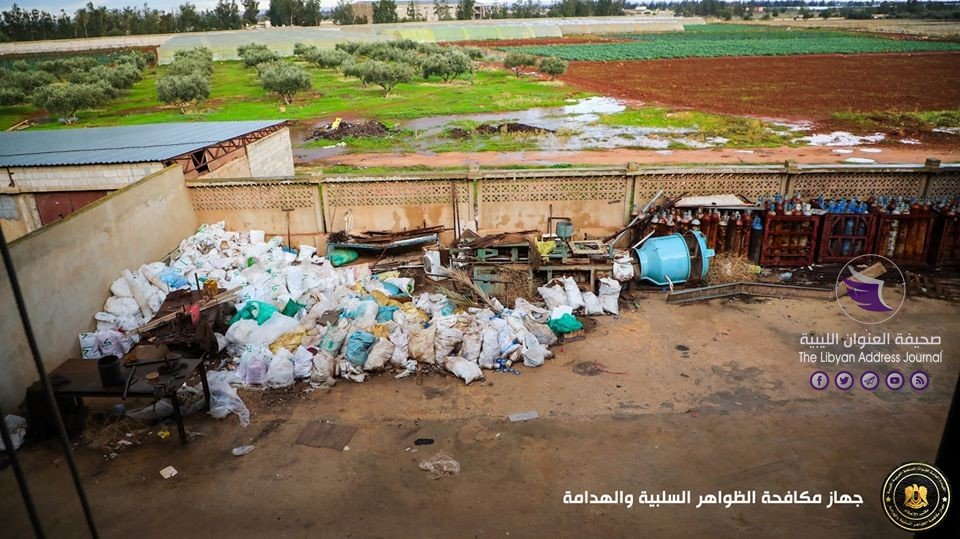 بسبب المخالفات.. "الظواهر السلبية" يغلق مصنعا للمنتجات الغذائية في بنغازي 16 بسبب المخالفات.. "الظواهر السلبية" يغلق مصنعا للمنتجات الغذائية في بنغازي - 80753998 164682881572976 5243954347414388736 o