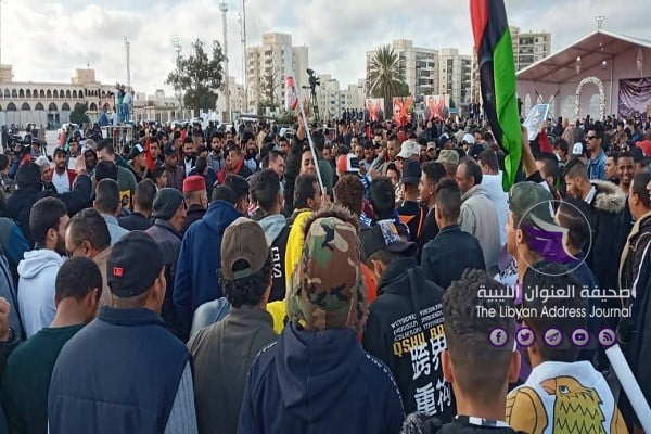 مظاهرات حاشدة في بنغازي ومدن أخرى دعمًا للقوات والمسلحة وتنديدًا بالغزو التركي وإرسال المرتزقة - EQv4svRXUAAUrlC