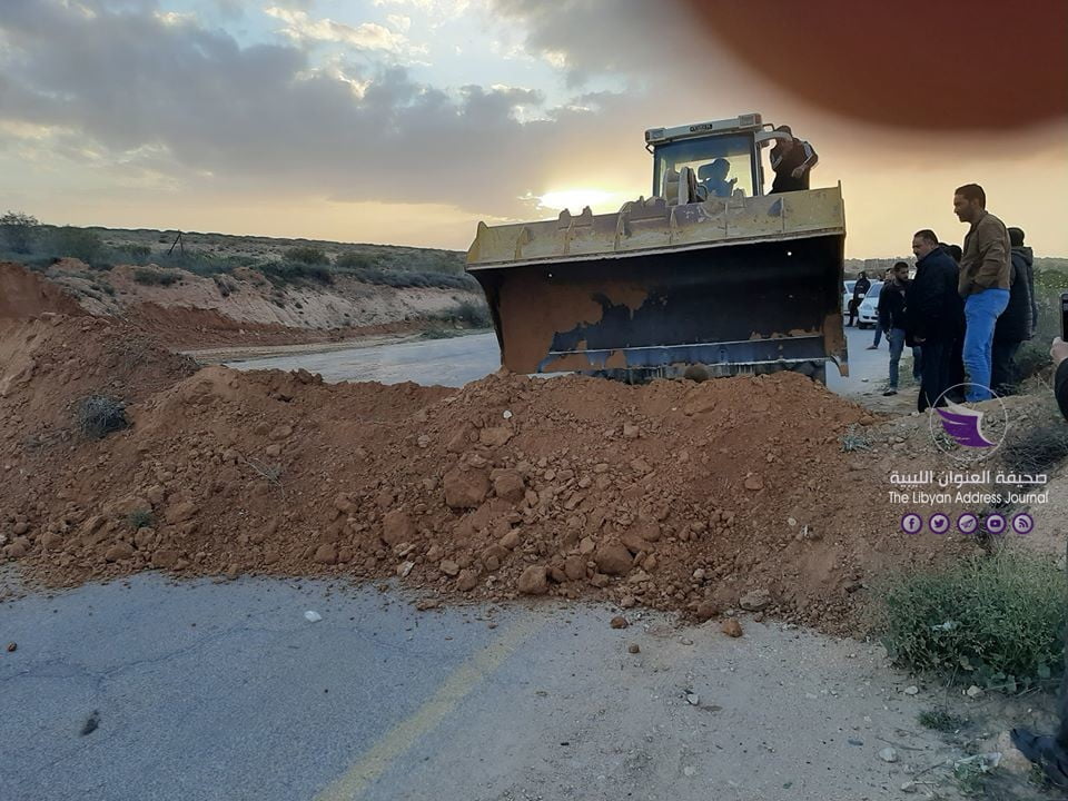 إغلاق الطريق الرابط بين الرجبان وجادو لمنع تسلل كورونا - 90622034 3310701308953694 865131388372779008 o