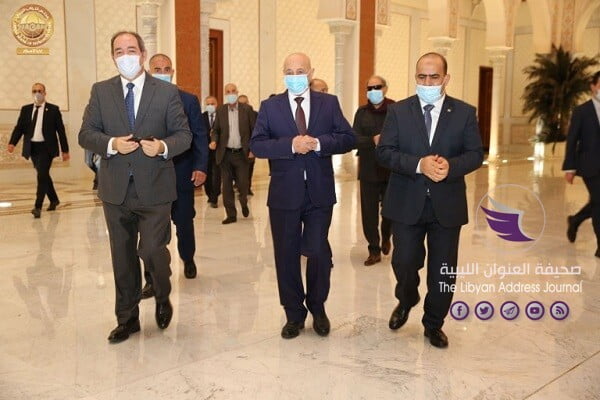 المستشار "عقيلة صالح" يتباحث مع «الرئيس الجزائري» سبل حل الأزمة في ليبيا - زيارة فخامة رئيس مجلس النواب للجزائر 13 يونيو 2020 5