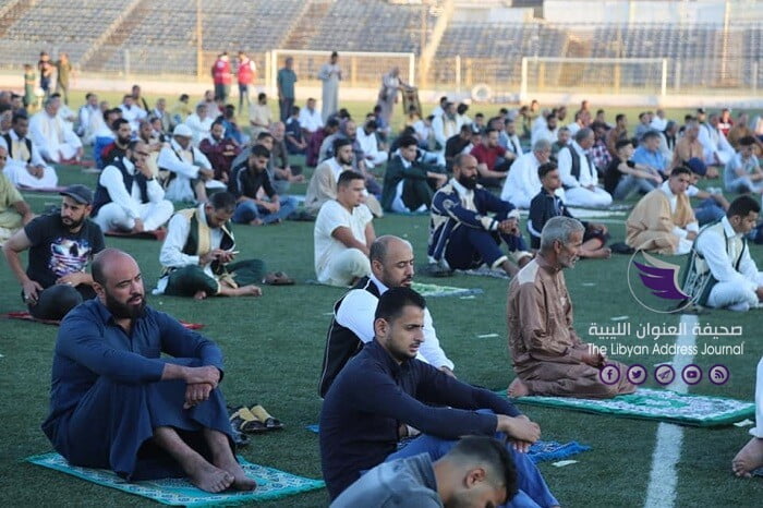 بالصور| أهالي البيضاء يؤدون صلاة العيد في ملعب نادي الأخضر - 116875948 3429995293730349 5271618807417287222 n