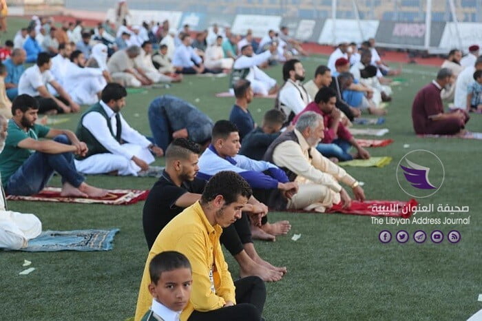 بالصور| أهالي البيضاء يؤدون صلاة العيد في ملعب نادي الأخضر 10 بالصور| أهالي البيضاء يؤدون صلاة العيد في ملعب نادي الأخضر - 116877805 3429996653730213 7324702519154321964 n