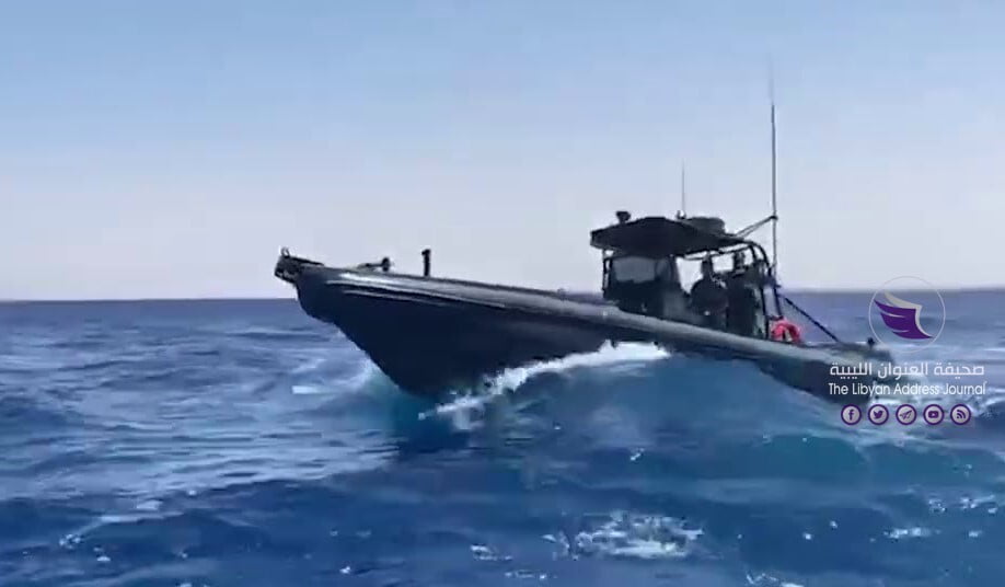 المسماري يروي تفاصيل استهداف قارب يحمل مرتزقة خرق منطقة الحظر العسكرية - 00