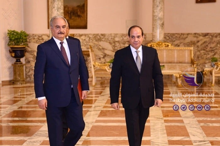 القائد العام يتلقى رسالة من الرئيس المصري - RTX6RMGB 1