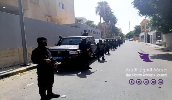 صور ... قوة تابعة لباشا آغا تطوق مقر حكومة الوفاق لحظة وصوله للمثول إلى التحقيق - WhatsApp Image 2020 09 03 at 4.23.02 AM 1 1
