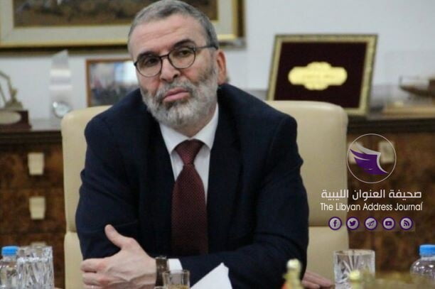 صنع الله: أموال النفط استفاد منها حفنة من السراق بسبب الاعتمادات الوهمية 1 صنع الله: أموال النفط استفاد منها حفنة من السراق بسبب الاعتمادات الوهمية - مصطفى صنع الله 4