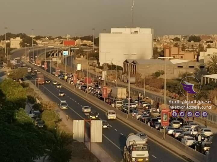 ربكة مرورية نتيجة دوي إطلاق نار كثيف في منطقة غوط الشعال بطرابلس 4 ربكة مرورية نتيجة دوي إطلاق نار كثيف في منطقة غوط الشعال بطرابلس - EkTaC89WsAAjQim