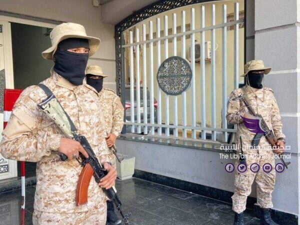 قوة مسلحة لحماية مقر مركز الرقابة على الأغذية والأدوية 4 قوة مسلحة لحماية مقر مركز الرقابة على الأغذية والأدوية - 125499965 1043039452878580 8412031905166761884 n