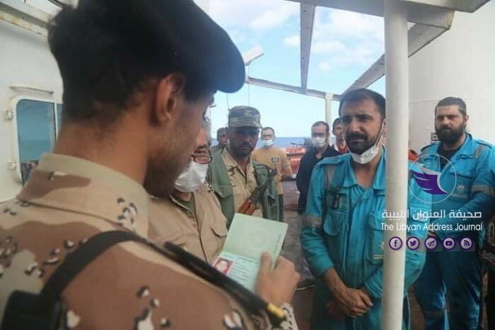 عقب دفعها غرامة والتحقيق مع طاقمها.. الجيش يفرج عن سفينة "مبروكة" - 130042182 1530049580523473 2711695282275821529 n