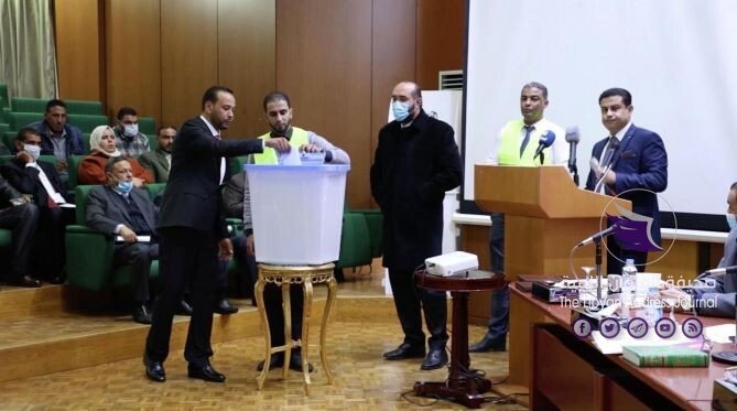 بنغازي تستضيف مراسم تنصيب عمداء بلديات الواحات 1 بنغازي تستضيف مراسم تنصيب عمداء بلديات الواحات - مراسم انتخاب عمداء بلديات الواحات بنغازي