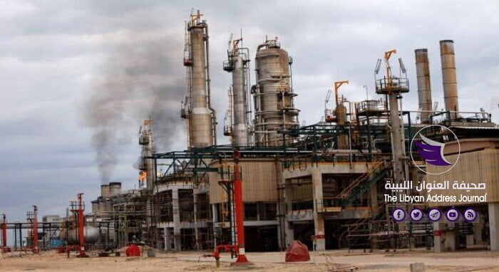 مؤسسة النفط تخفض الانتاج 200 ألف برميل يومياً بسبب الصيانة - 2222