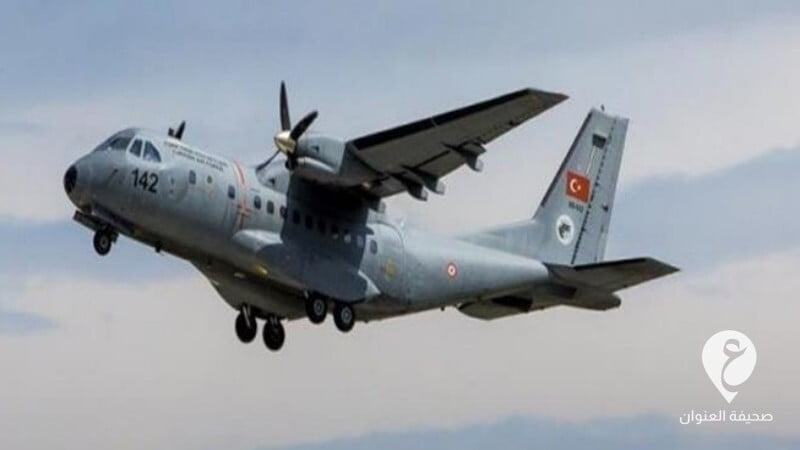 طائرة عسكرية تركية تهبط في قاعدة "الوطية" -