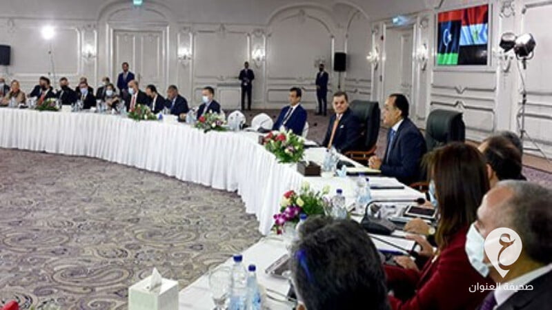 الاخواني صالح المجذوب يعترض على توقيع بروتوكلات تعاون بين ليبيا ومصر - 54572 رئيسا وزراء مصر وليبيا 9