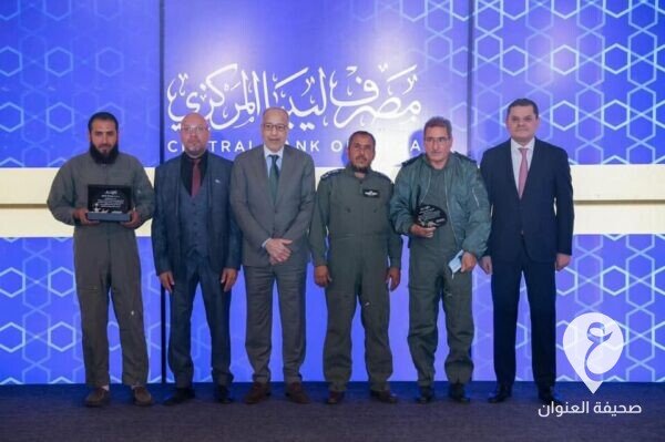 الدبيبة والكبير يُكرمان طاقم مروحية نقل السيولة التي سقطت في ترهونة - 249367041 6290831097654328 592178602243889134 n scaled