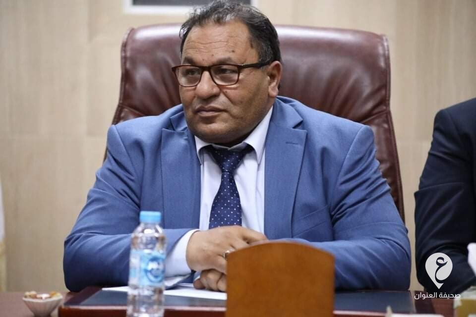 القيب: بعض الجامعات الخاصة صارت بمثابة دكاكين "شهائد" - د. عمران القيب وزيرا للتعليم العالي3 1