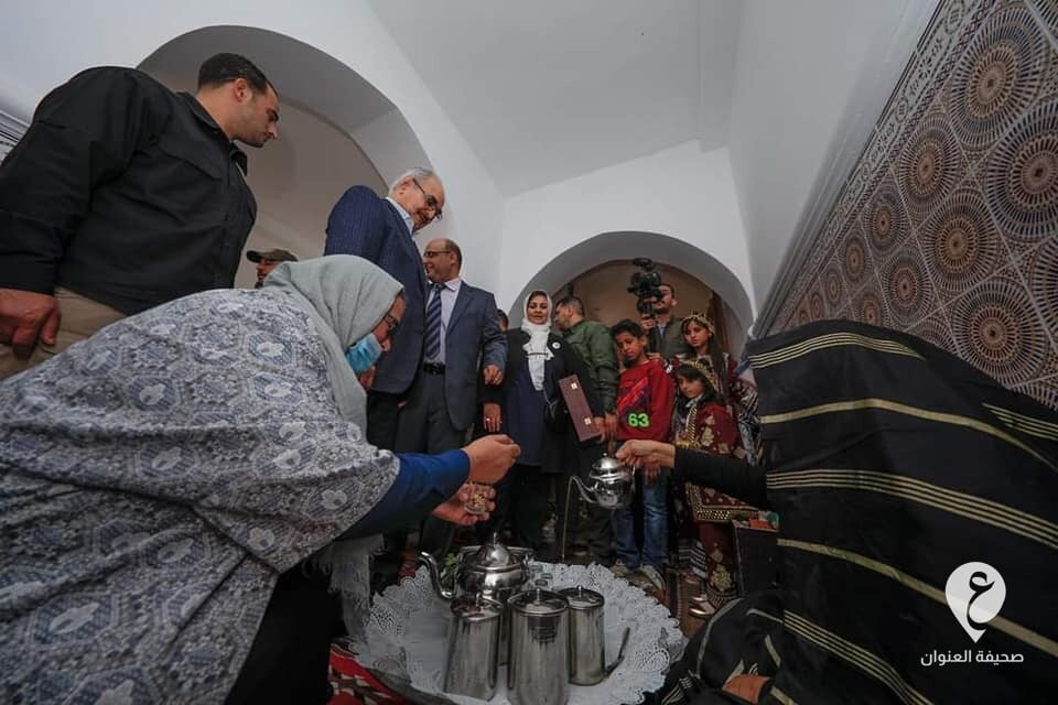 بالصور.. حفتر يزور معرضا للفنون في بنغازي - 257662588 2021861484635414 4077439640842067968 n
