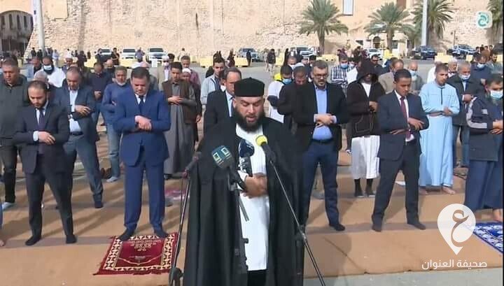 بحضور الدبيبة.. إرهابي فار من بنغازي يؤم المصلين بصلاة الاستسقاء في طرابلس - 261363371 2570036416465360 4337332312562267748 n
