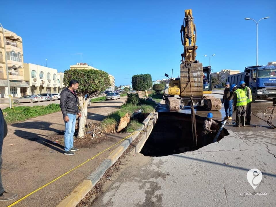 بلدية بنغازي تباشر أعمال صيانة خط الصرف الصحي بالطريق الدائري الأول - 271960853 4632605890193931 1561039676932751475 n