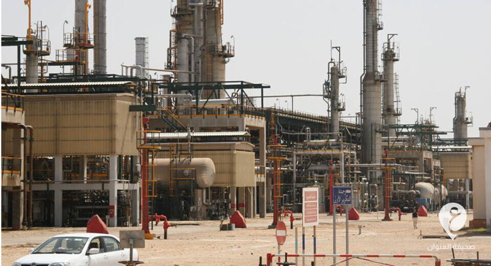 الوطنية للنفط تعلن تضرر 29 موقعا بمصفاة الزاوية بسبب الاشتباكات المسلحة - 564564654