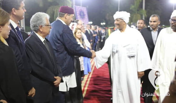 البرهان يقيم مأدبة إفطار جماعي في حضور سفير ليبيا لدى السودان - PSD العنوان 2022 04 27T042035.605