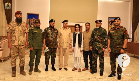 المشير حفتر يلتقي بالطفل مصطفى الباركولي للاطمئنان على صحته - PSD العنوان 2022 06 14T180839.157