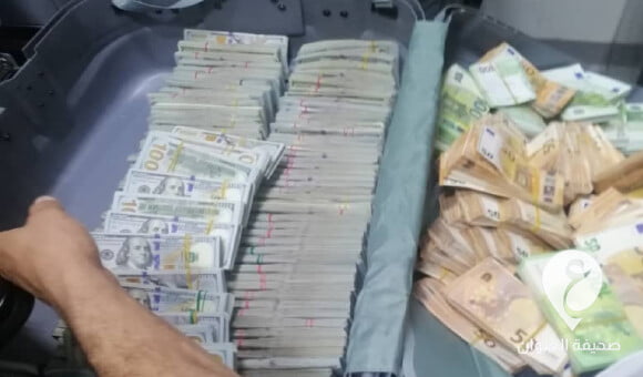 إحباط تهريب أكثر من مليون دولار ومليون يورو من مطار مصراتة إلى تركيا - PSD العنوان 2022 06 18T015000.053